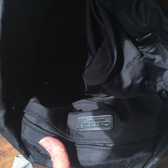 ⭐️ 🌴Chanel New Travel Line Tote - Picture 6 of 8